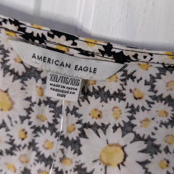 American Eagle Crop Daisy Blouse XXL NWT - Picture 6 of 6